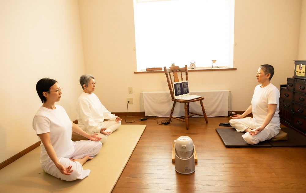 この瞑想スクールは、宗教ではありません。